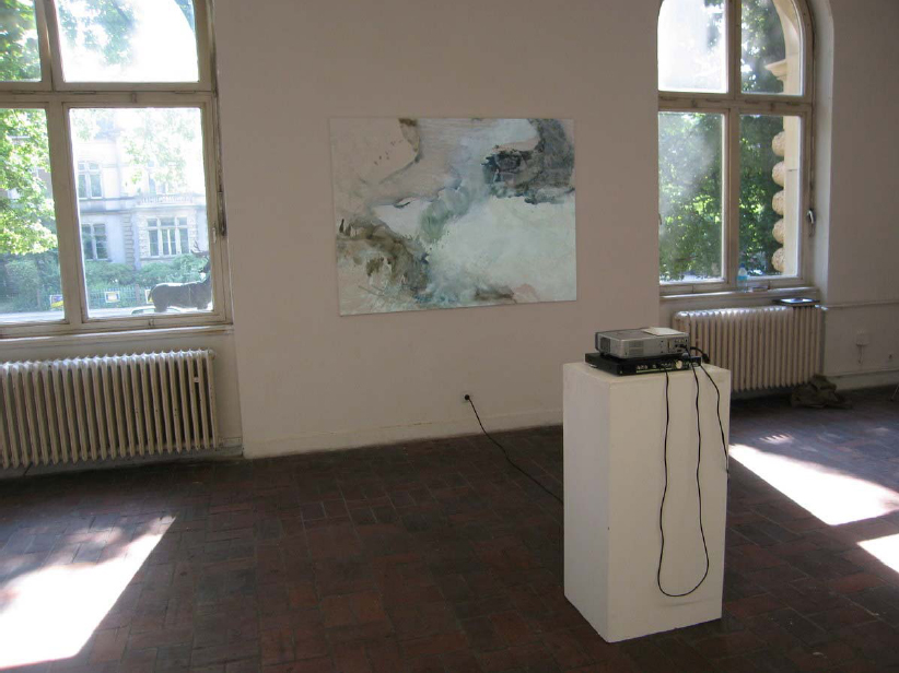 Stephanie Abben Installation und Projektion von Film auf Malerei 2009